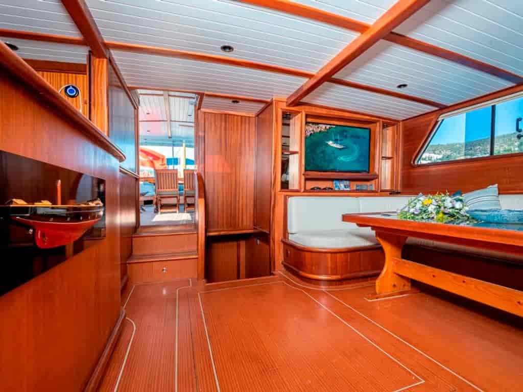 Boat picture 9