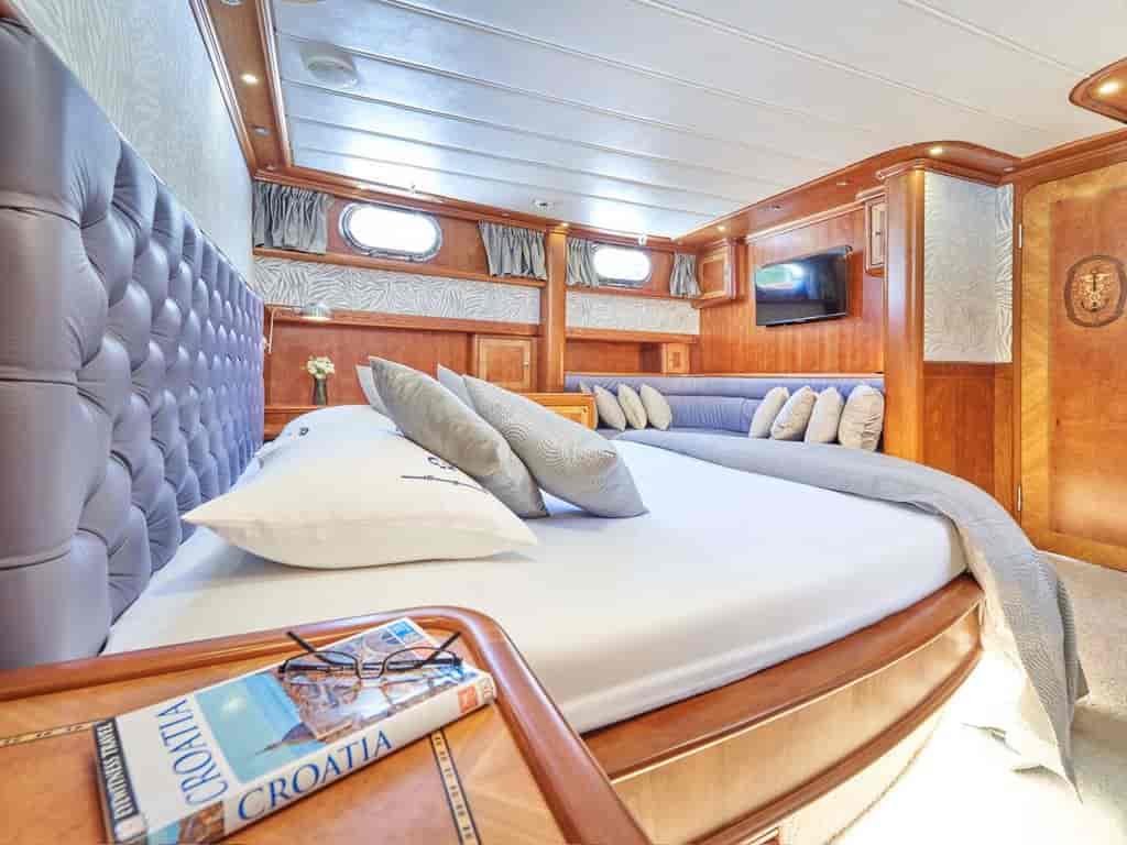Boat picture 17