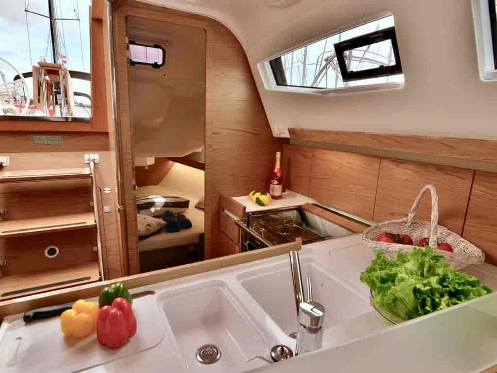 Boat picture 9