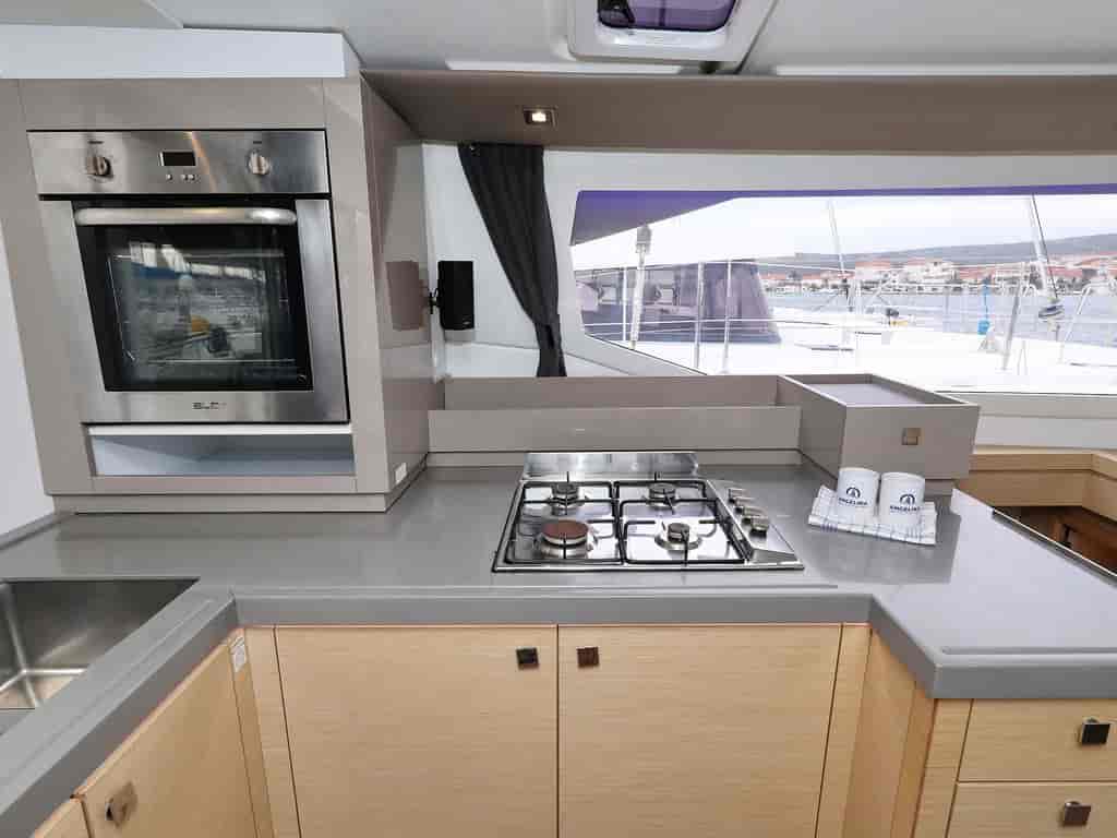Boat picture 17