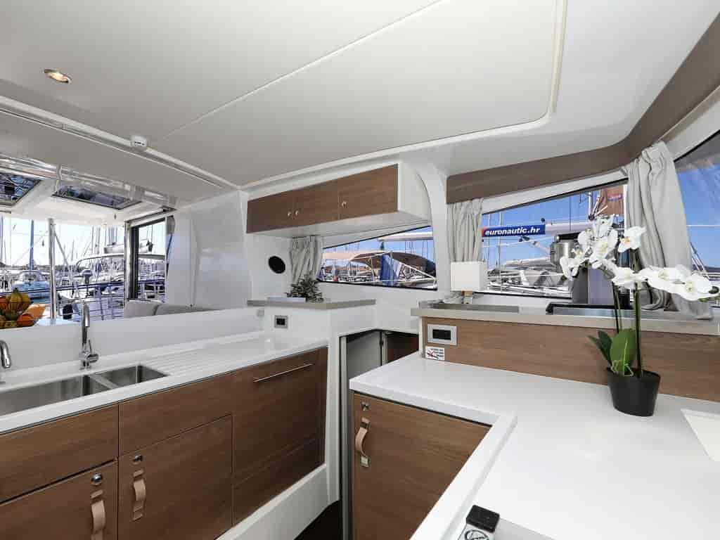 Boat picture 17
