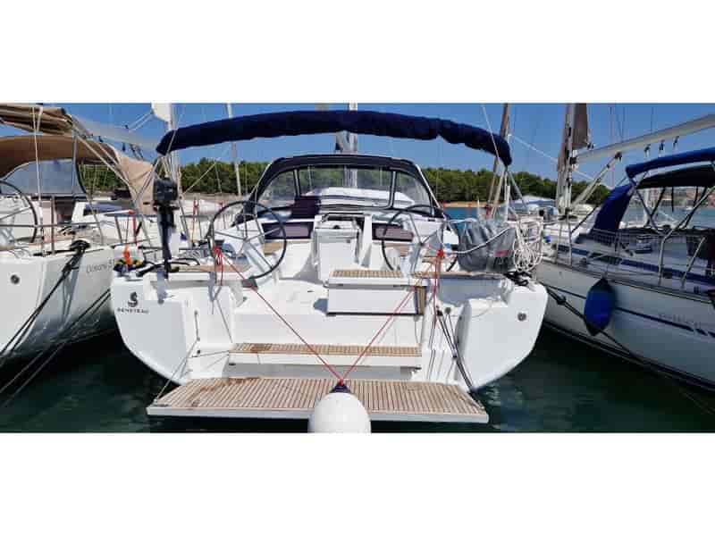 Photo of undefined, image 1 of 22