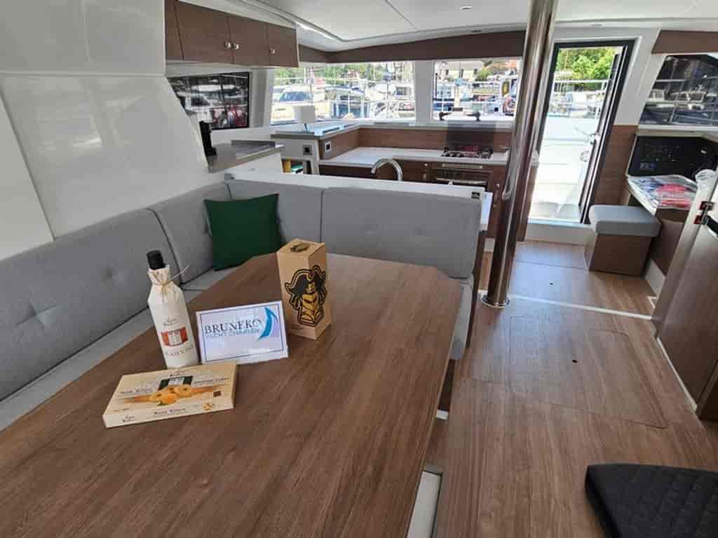 Boat picture 17
