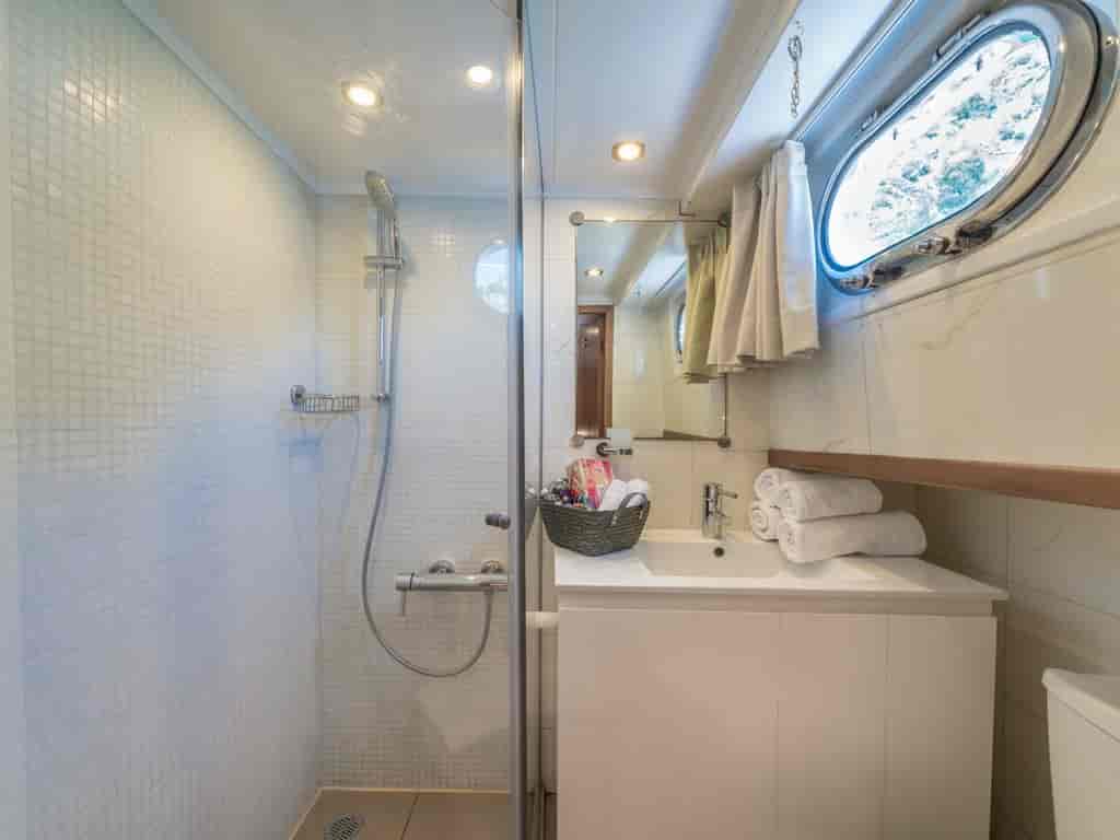 Boat picture 17