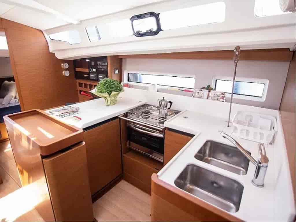 Boat picture 9