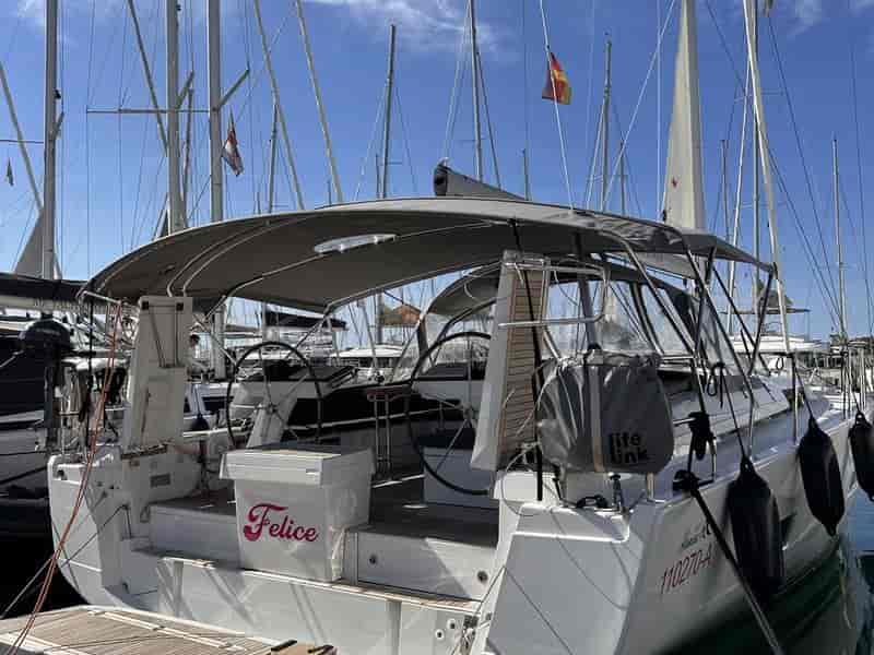 Photo of undefined, image 1 of 20