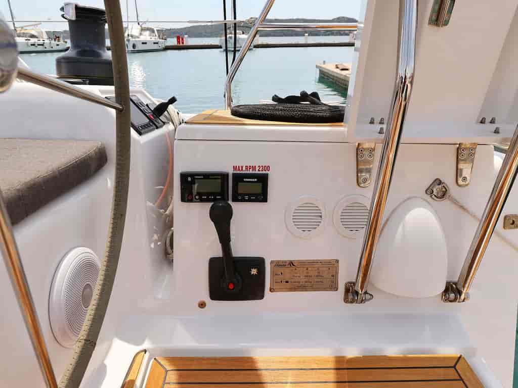 Boat picture 9
