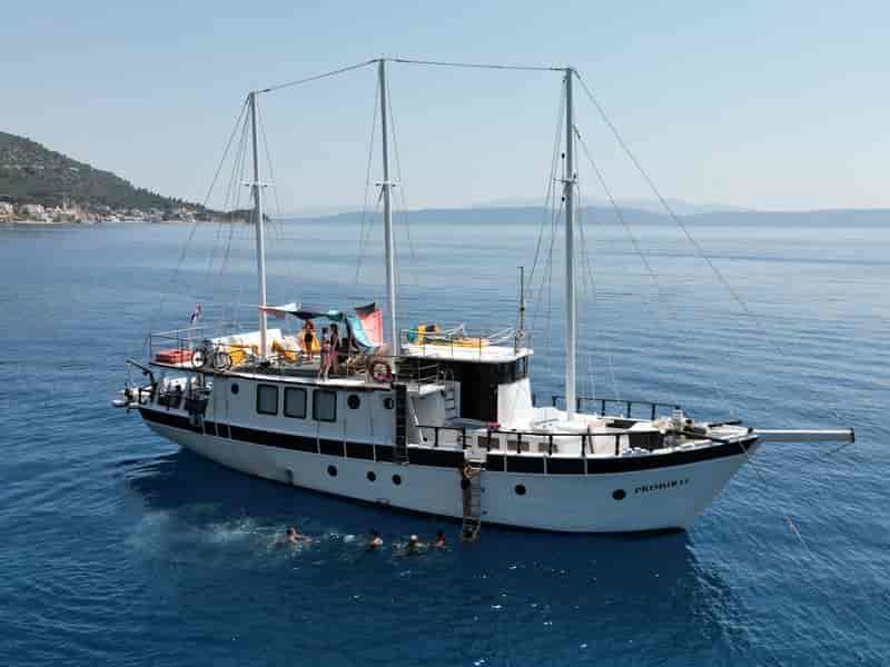 Boat picture 1