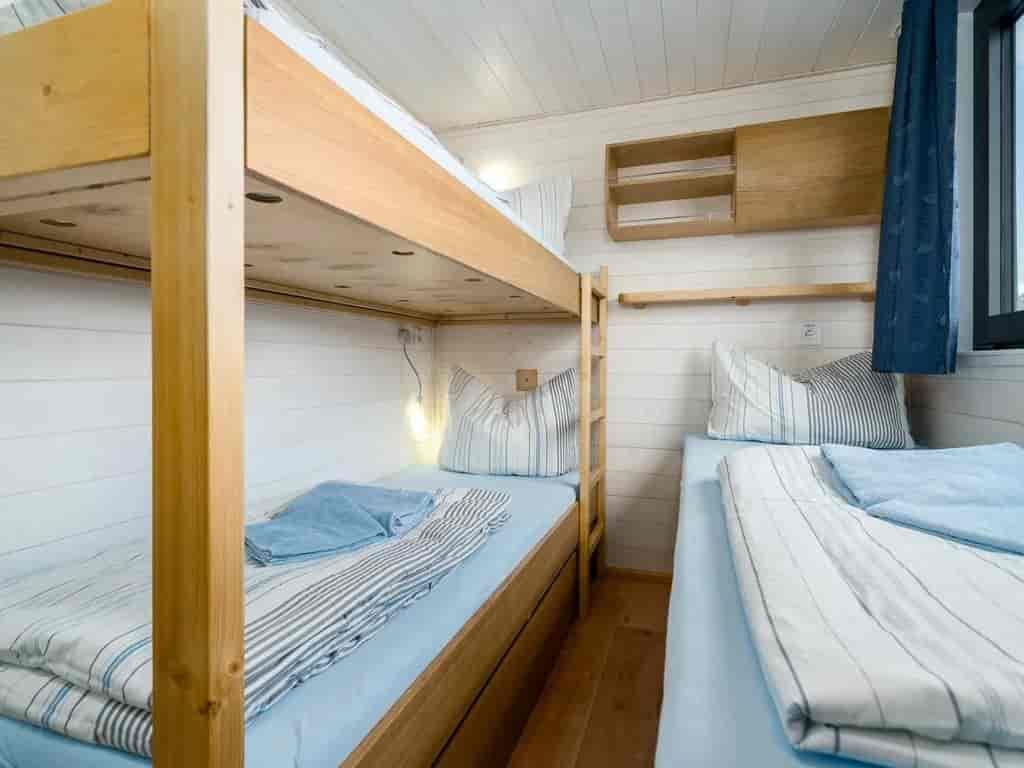 Boat picture 17