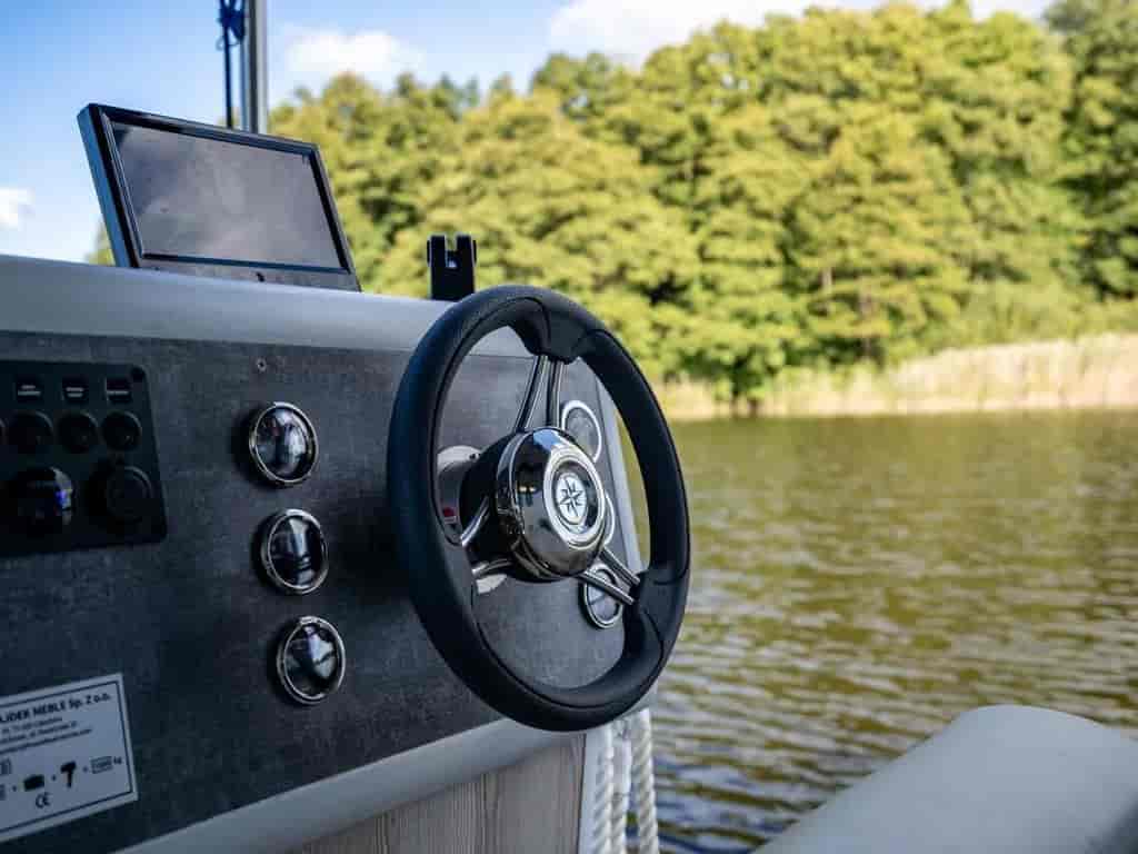 Boat picture 9