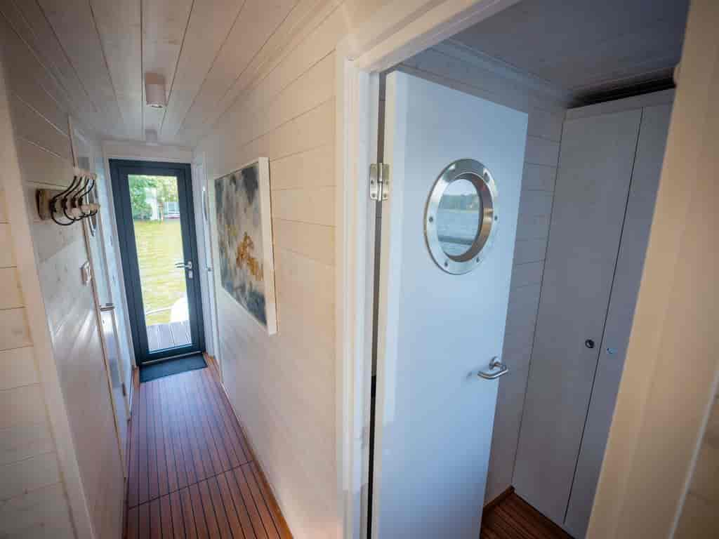 Boat picture 9
