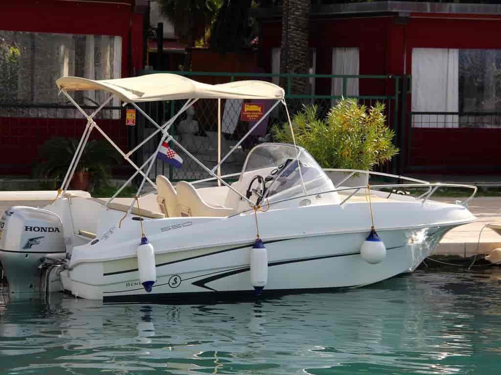 Boat picture 9