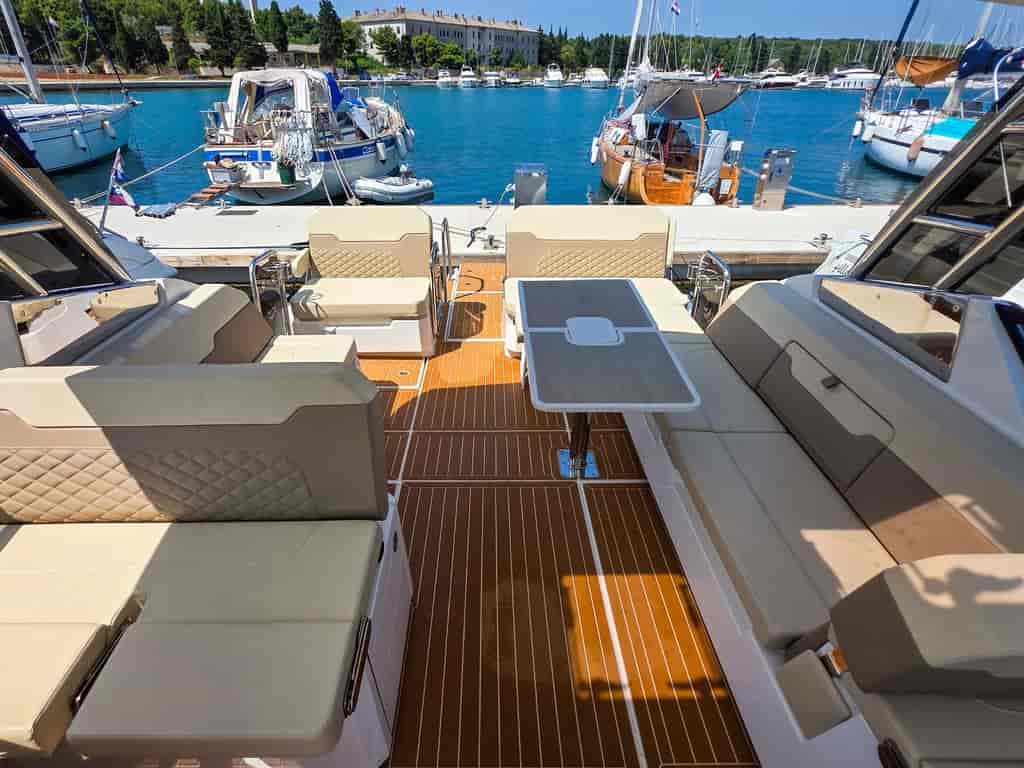 Boat picture 9