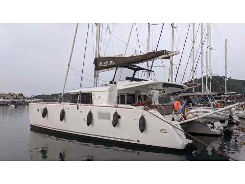 Photo of undefined, image 1 of 25