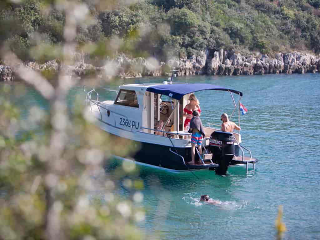 Boat picture 9