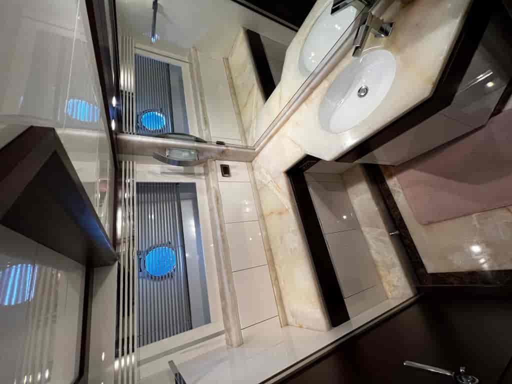 Boat picture 9