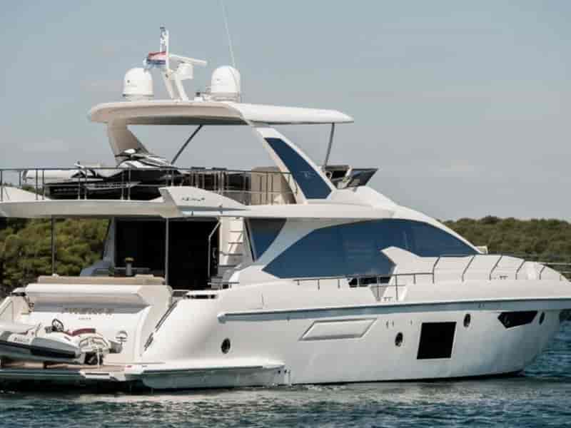 Photo of Alyss, image 1 of 5