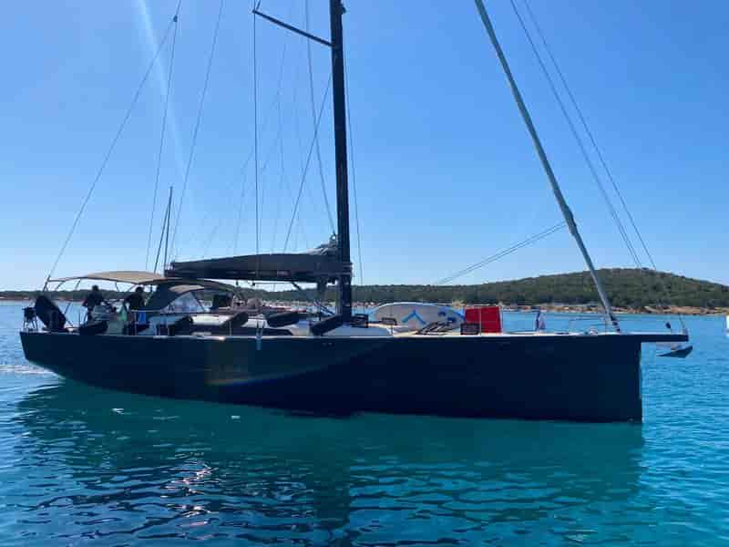 Photo of Hola, image 1 of 5