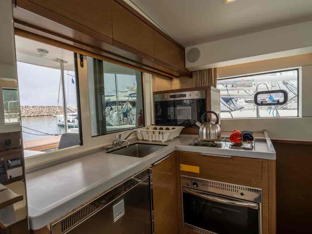 Boat picture 9