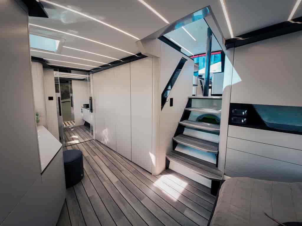 Boat picture 9