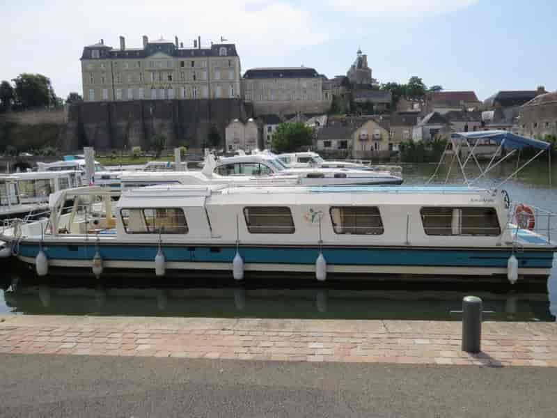 Photo of undefined, image 1 of 6