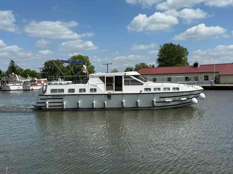 Photo of undefined, image 1 of 30