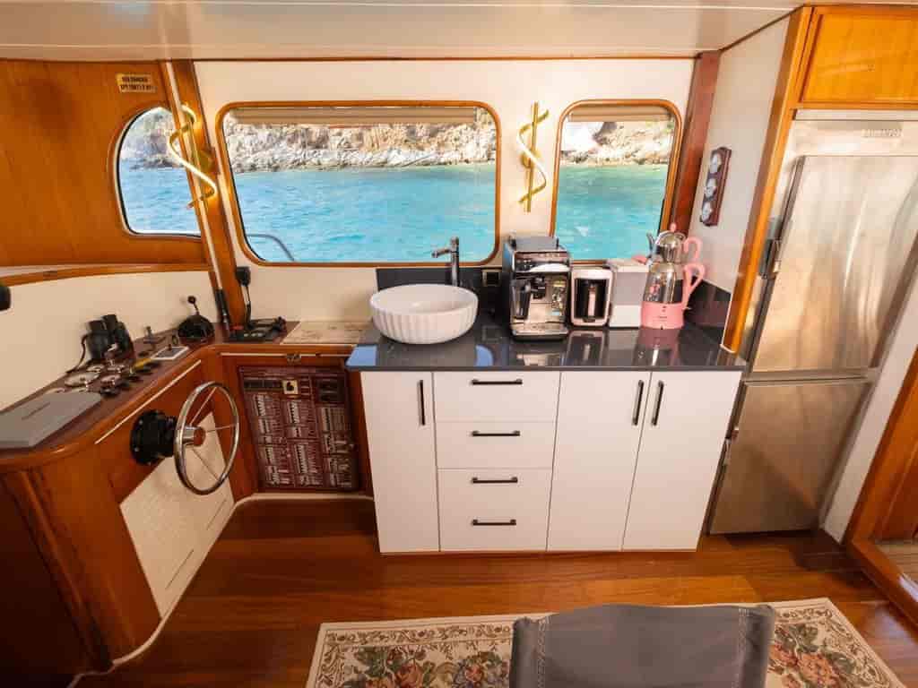 Boat picture 16