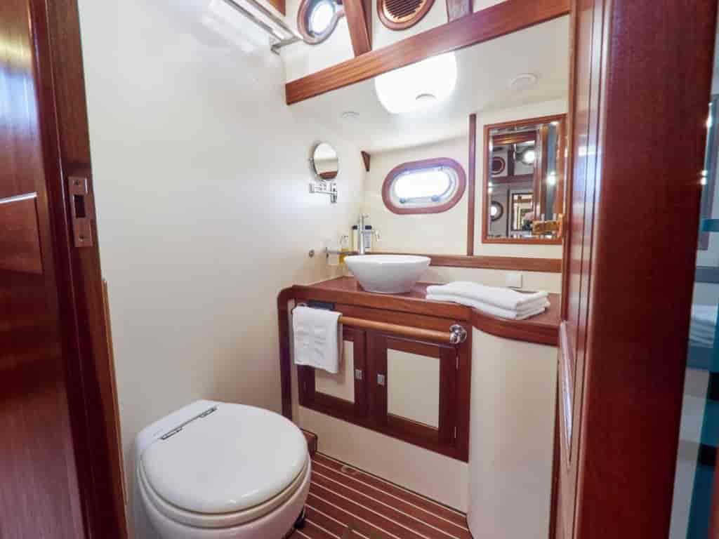 Boat picture 9
