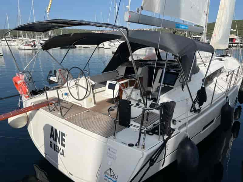 Photo of undefined, image 1 of 20